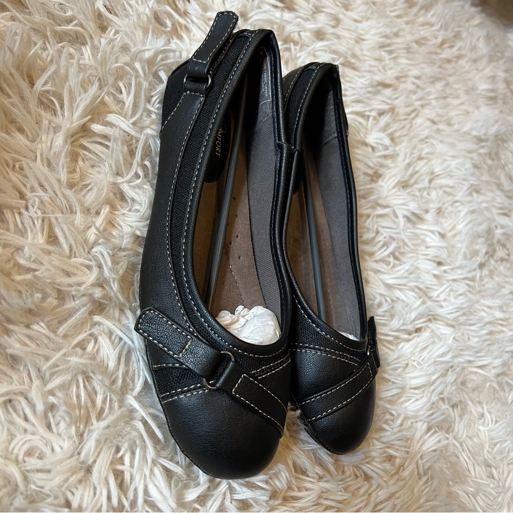 NWT NIB I love comfort Black Adjustable Flats